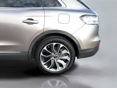 Used 2021 Lincoln Nautilus Reserve image 21