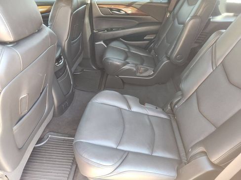 Used 2020 Cadillac Escalade Luxury w/ Escalade Sport Edition AWD/4WD image 27