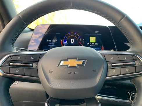 Used 2025 Chevrolet Equinox LT image 27