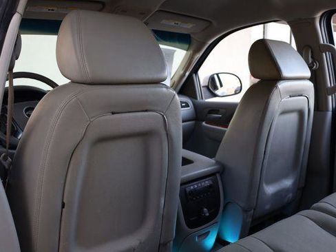 Used 2008 Chevrolet Suburban LT w/ LT Preferred Equipment Group RWD image 17