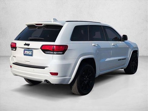 Used 2018 Jeep Grand Cherokee Altitude image 5