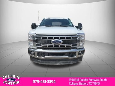 Used 2024 Ford F250 XLT AWD/4WD image 2
