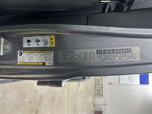 Used 2019 Jeep Wrangler Unlimited Sport S image 35