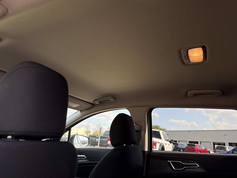 Used 2025 Kia Sportage LX image 18