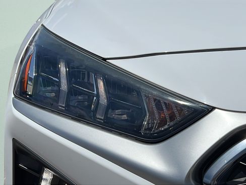 Certified 2021 Hyundai Ioniq Limited FWD image 22