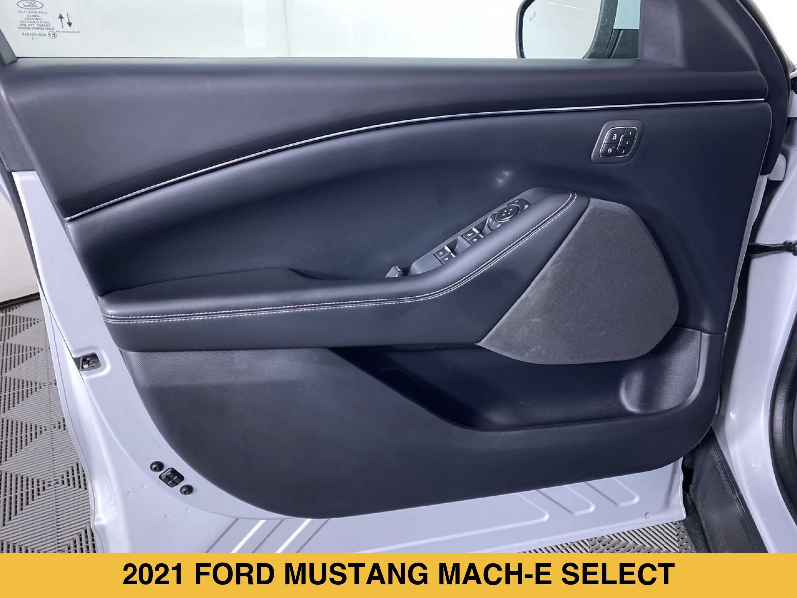 Used 2021 Ford Mustang Mach-E Select w/ Comfort/Appearance Package AWD/4WD image 12