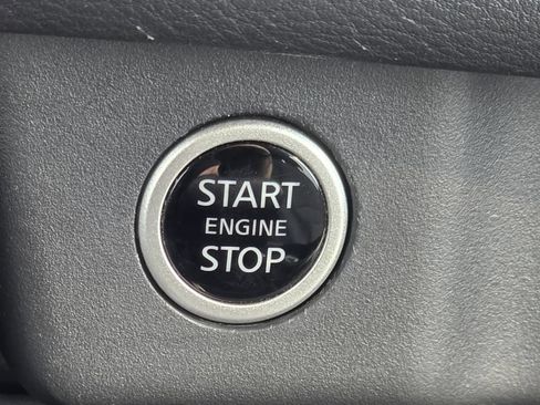 Used 2022 Nissan Rogue SV AWD/4WD image 28