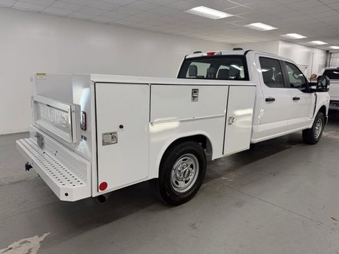 New 2026 Ford F250 XL w/ XL Chrome Package image 5