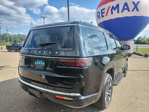 Used 2023 Jeep Wagoneer 4WD w/ Premium Group I image 2