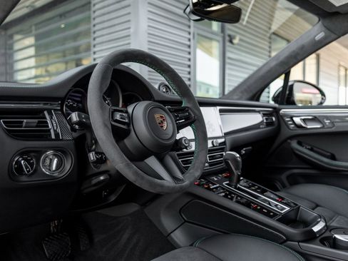 New 2026 Porsche Macan GTS image 4