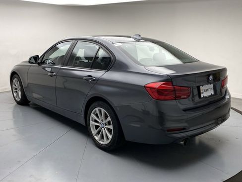 Used 2017 BMW 320i xDrive Sedan image 3