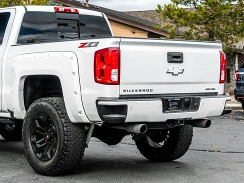 Used 2018 Chevrolet Silverado 1500 LTZ Z71 w/ LTZ Plus Package image 12