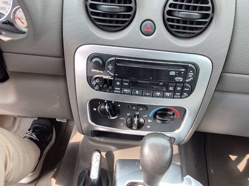 Used 2003 Jeep Liberty Limited AWD/4WD image 21