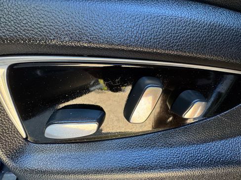 Used 2018 Cadillac Escalade Luxury image 29