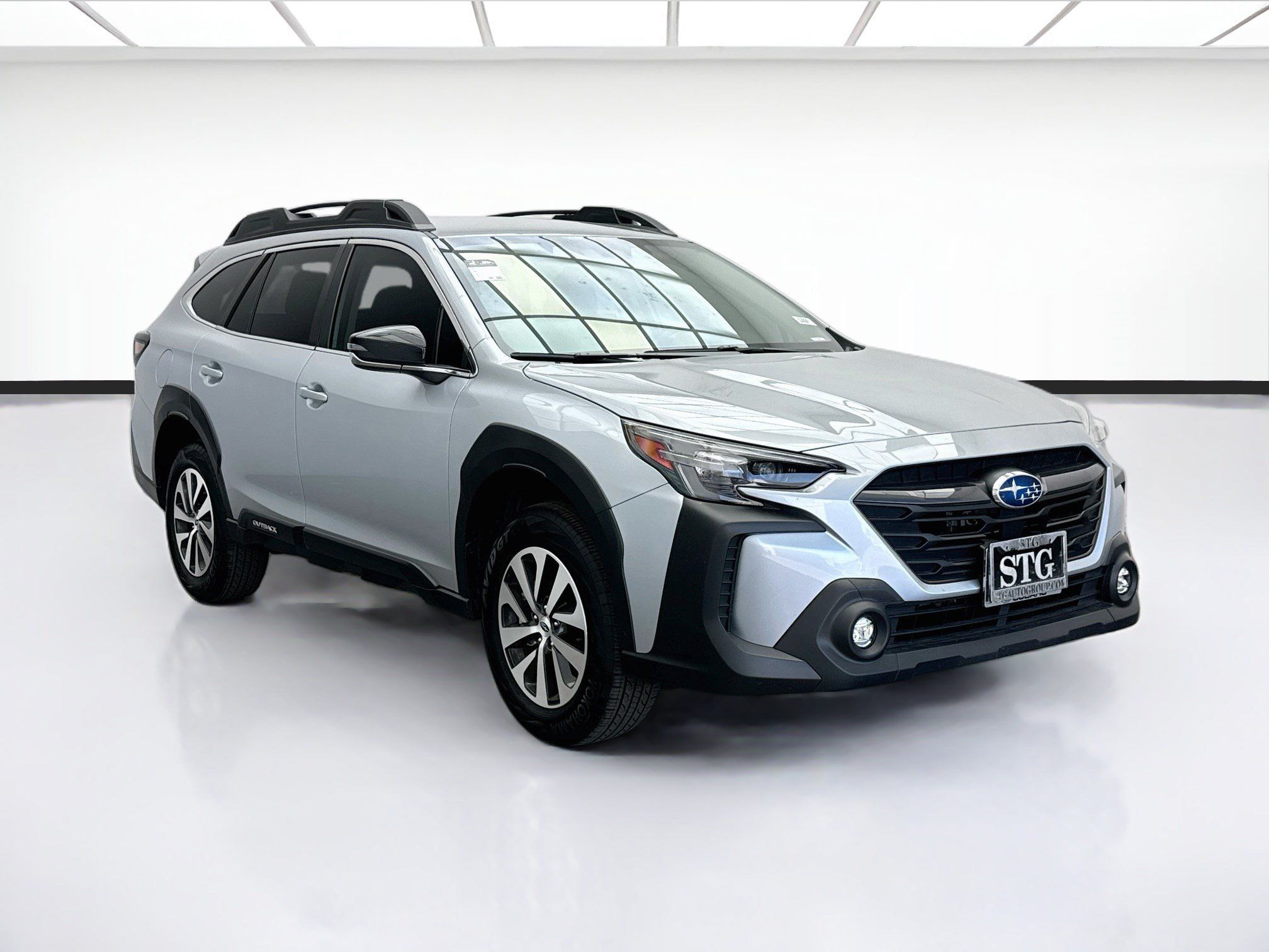 Used 2025 Subaru Outback Premium AWD/4WD image 3