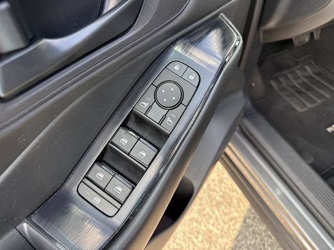 Used 2024 Nissan Rogue S AWD/4WD image 18