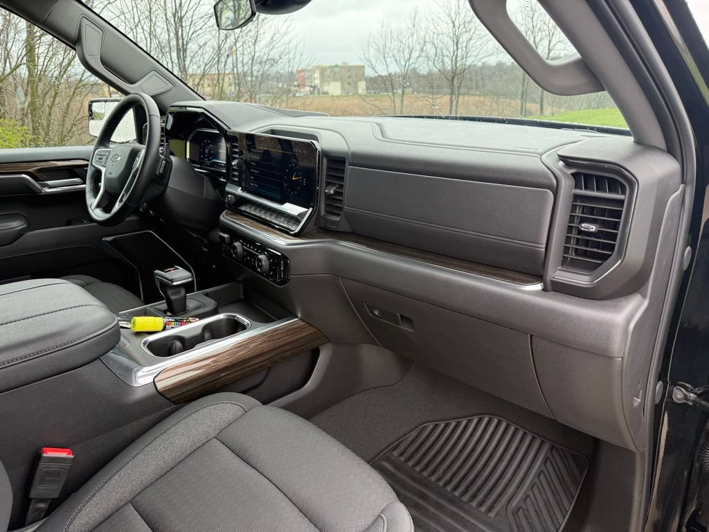 Used 2025 Chevrolet Silverado 1500 RST w/ LPO, Dark Essentials Package RWD image 21