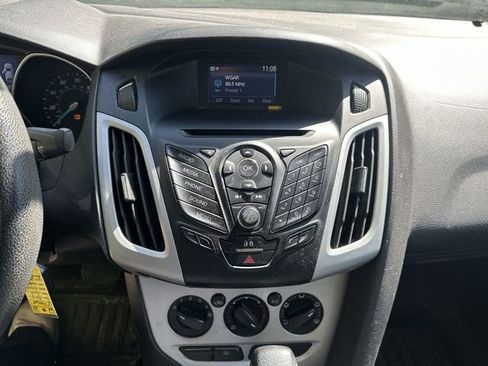 Used 2014 Ford Focus SE FWD image 14