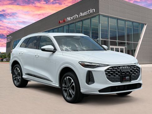 Certified 2025 Audi Q5 Premium w/ Convenience Package AWD/4WD image 5