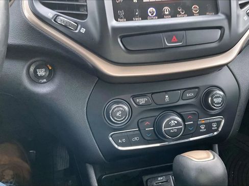 Used 2016 Jeep Cherokee Limited AWD/4WD image 21