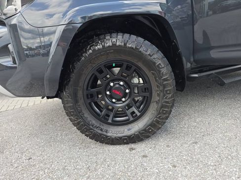 Used 2024 Toyota 4Runner TRD Off-Road Premium w/ Moonroof Package AWD/4WD image 32