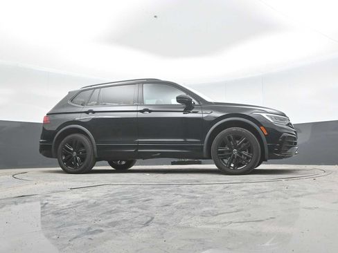 Used 2022 Volkswagen Tiguan SE R-Line AWD/4WD image 52