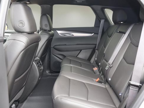 New 2026 Cadillac XT5 Luxury image 13