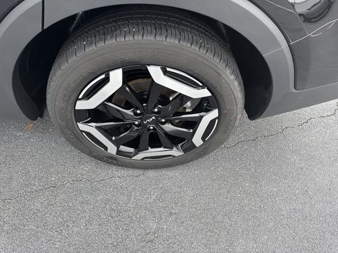 Used 2025 Kia Telluride S FWD image 12