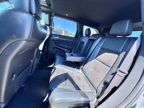 Used 2020 Jeep Grand Cherokee Altitude AWD/4WD image 13