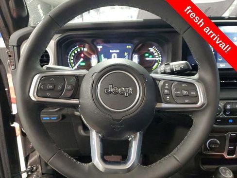 Certified 2025 Jeep Wrangler Unlimited Sahara AWD/4WD image 23