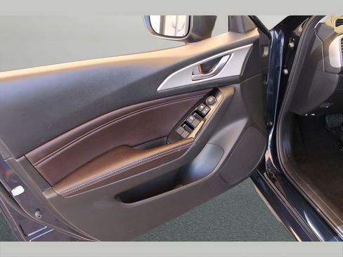 Used 2017 MAZDA MAZDA3 Touring image 30