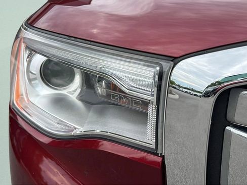 Used 2018 GMC Acadia Denali w/ Technology Package AWD/4WD image 26