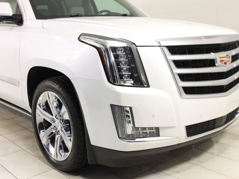 Used 2016 Cadillac Escalade ESV Premium AWD/4WD image 38
