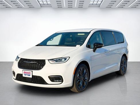 New 2026 Chrysler Pacifica Select FWD image 6
