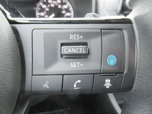 Used 2023 Nissan Rogue SV image 26