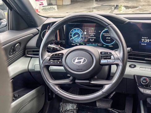 Used 2024 Hyundai Elantra Limited image 19
