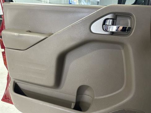 Used 2017 Nissan Frontier SV image 33