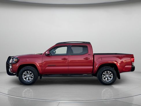 Used 2017 Toyota Tacoma SR5 image 5