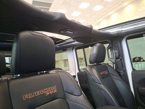 Used 2022 Jeep Wrangler Unlimited Rubicon w/ Xtreme Recon 35" Tire Package image 10