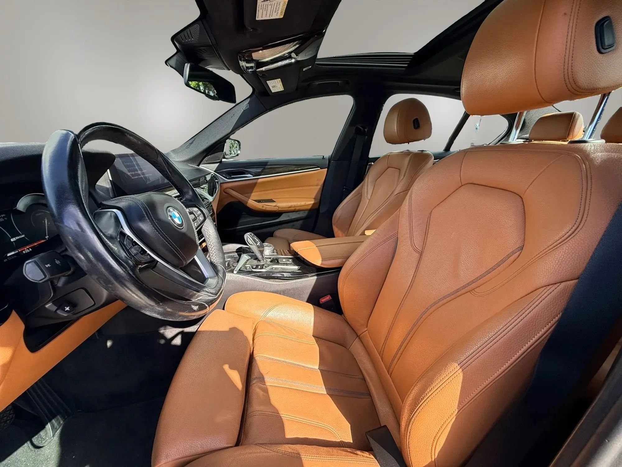 Used 2019 BMW 530e w/ Convenience Package RWD image 11