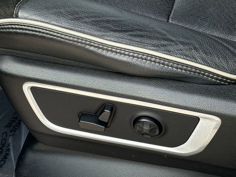 Used 2019 RAM 1500 Laramie image 24