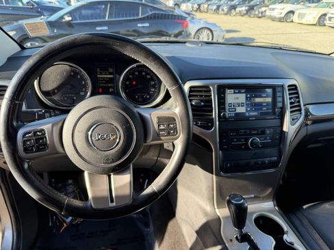 Used 2012 Jeep Grand Cherokee Laredo RWD image 11