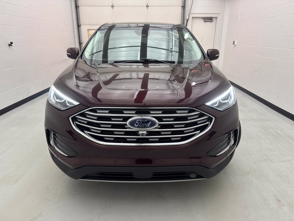 Used 2019 Ford Edge Titanium w/ Equipment Group 301A AWD/4WD image 2