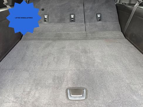 Used 2021 Chevrolet Suburban Premier AWD/4WD image 10