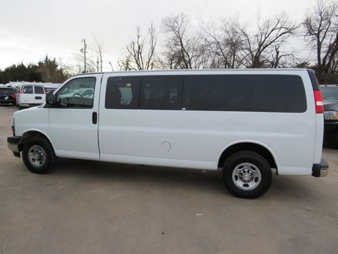 Used 2018 Chevrolet Express 3500 LT w/ LT Preferred Equipment Group RWD image 30