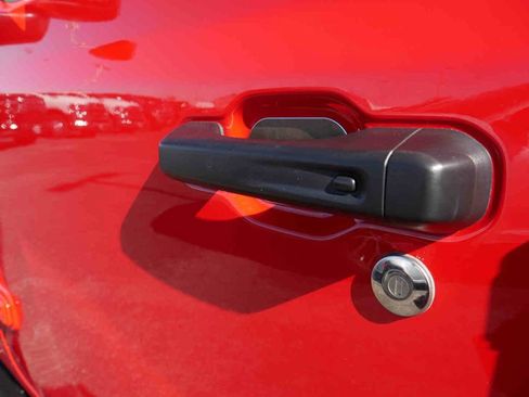 Used 2023 Jeep Wrangler Unlimited Rubicon w/ Steel Bumper Group image 13