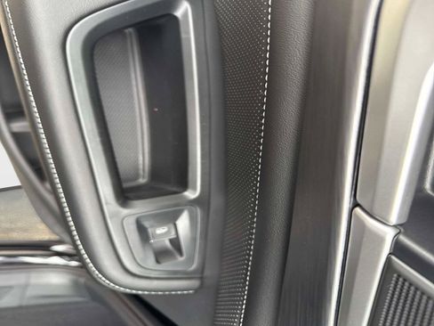 New 2026 Volkswagen Atlas Cross Sport SE image 12