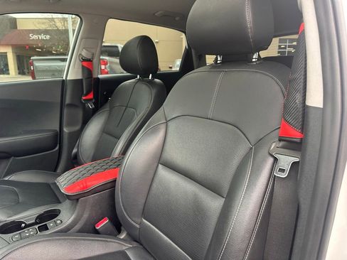 Used 2021 Kia Niro EX Premium image 20