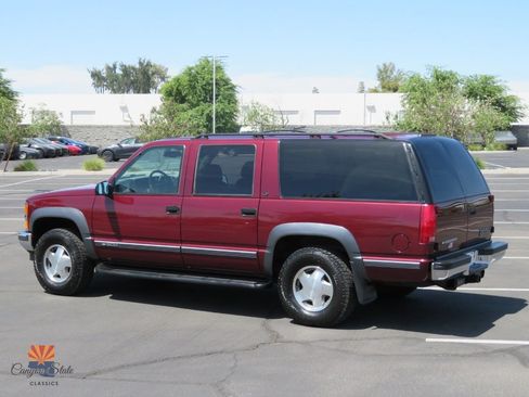 Used 1999 Chevrolet Suburban 4WD w/ Preferred Equipment Group 3 image 11