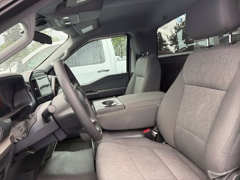 Used 2025 Ford F150 XL RWD image 3